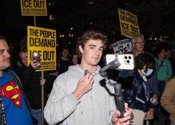 Government fraud meets its worst enemy: Some dude with a phone