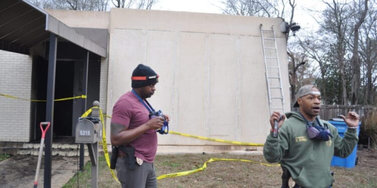 Government provision of synagogue security proves complex