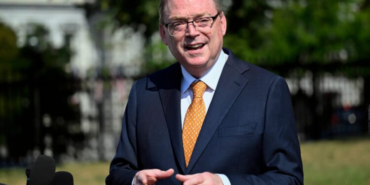 Hassett floats bank-issued 'Trump cards' with 10% interest cap