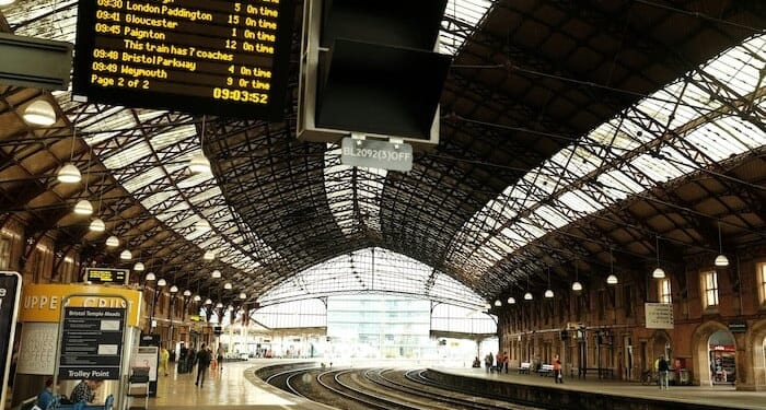 Migrants in UK Commit 80% of Transport Thefts