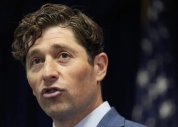 Minneapolis mayor calls ‘impossible situation’ as ‘not sustainable’ after ICE related shooting