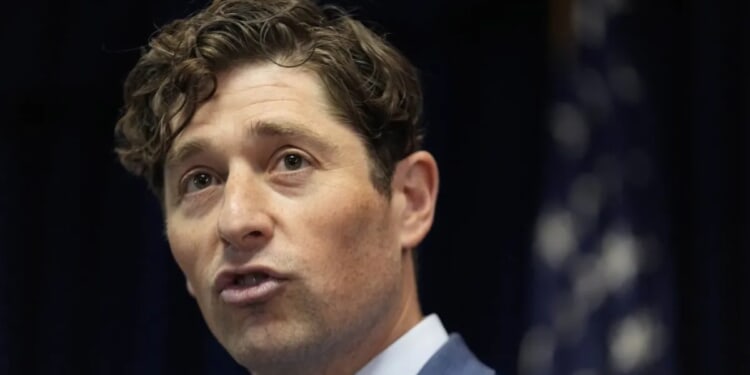 Minneapolis mayor calls ‘impossible situation’ as ‘not sustainable’ after ICE related shooting