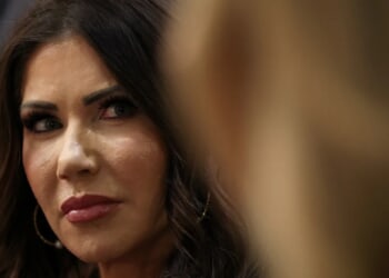 Noem explains reasoning for initial 'domestic terrorism' comments about Pretti shooting