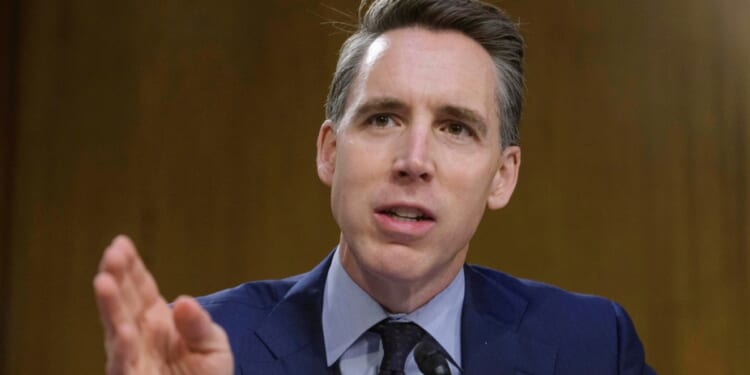 Partisans of the world unite