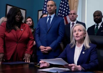 Spanberger scraps Youngkin's ICE cooperation order on first day