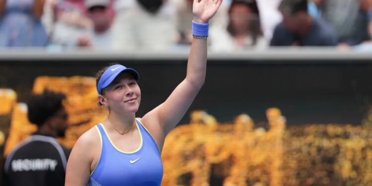 Tennis star shuts down reporter for political question