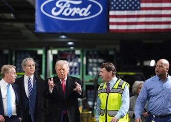 Trump flips off Ford factory worker who yelled 'pedophile protector'