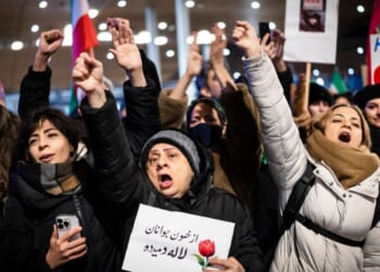 Trump pledges 'very strong action' if Iran begins hanging protesters