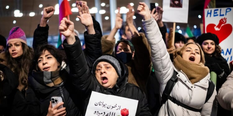 Trump pledges 'very strong action' if Iran begins hanging protesters