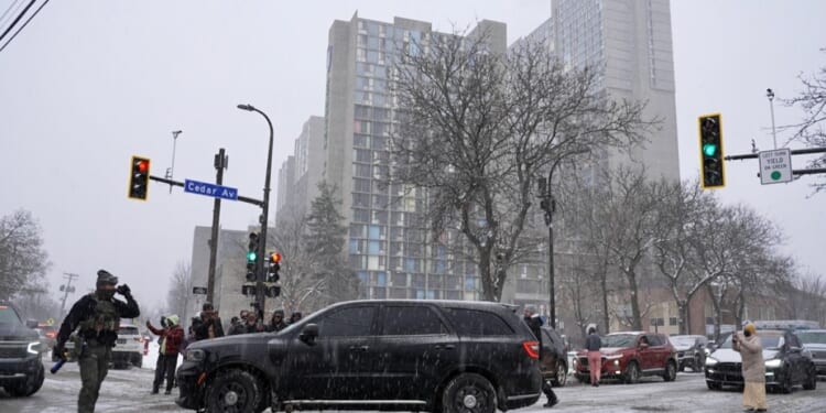 Trump to deploy 2,000 ICE officers to Minneapolis