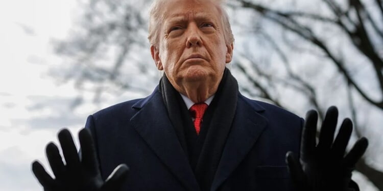 Trump tries to prove he's a help in Iowa's swing House races