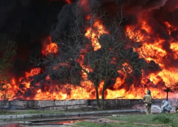 Ukrainian drones set fire to Russian oil depot