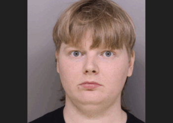 Vandal in custody after brazen attack on JD Vance's Ohio home