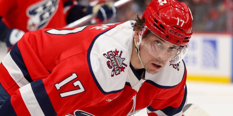 NHL posts adorable 'girl dad' photo of hockey player — then deletes it after maniacal anti-Trumpers lose their minds