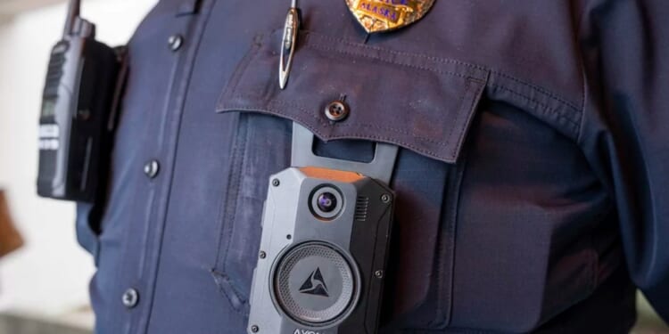 Body cameras to be put on every federal officer in Minneapolis after Pretti killing