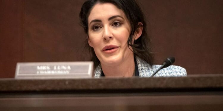 House GOP ditching Democrats to pass spending bills: Luna