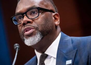 'ICE on Notice': Chicago Mayor Johnson threatens to prosecute federal agents enforcing immigration laws