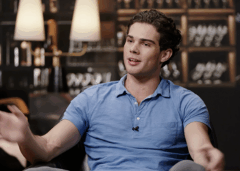 Self-Obsessed 'Looksmaxxing' Culture Subverts Traditional Masculinity