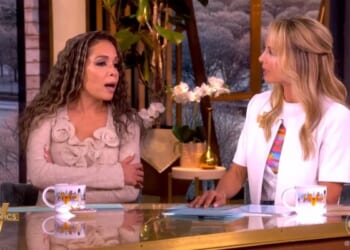 Hasselbeck Confronts Hypocrite Hostin Supporting Obama in Libya