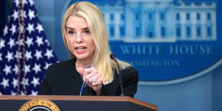 Bondi hails ‘huge’ win in Chicago after federal judge placed restrictions on ICE agents