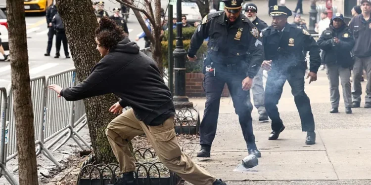 Pro-Islam counterprotester arrested after deploying an explosive outside in NYC