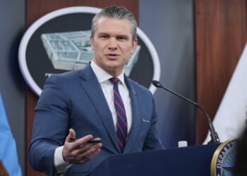 Pentagon bans photographers from Hegseth's Iran war briefings