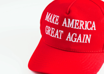 MAGA hat-wearing school bus driver chooses principles over job after 'absurd' student complaint