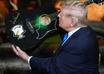 Surreal scenes as Trump tours Graceland