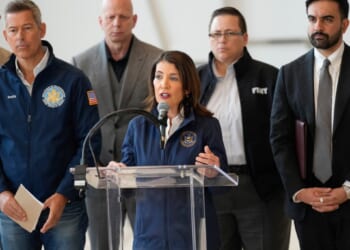 Duffy, Hochul, and Mamdani hold presser on Laguardia plane crash