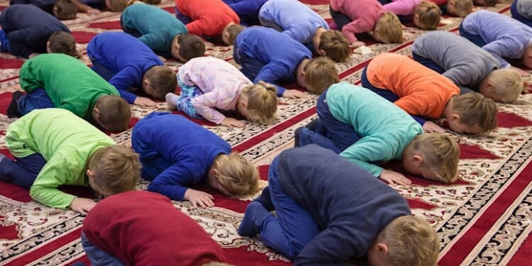 UK Christian School Teaches Islamic Prayer to Schoolchildren