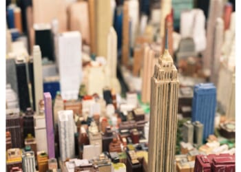 Truck-Driver Artist Takes On New York, Italy Buys a Hidden Caravaggio, and Meryl Streep Tosses Big Bucks at a Bad Cause