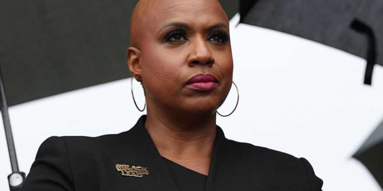 4 Republicans join Democrat effort to shield 350,000 Haitians from deportation