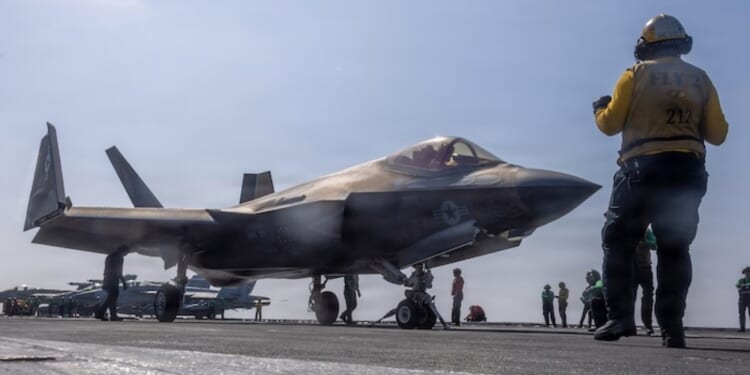 American F-35 fighter makes emergency landing at US base in Middle East