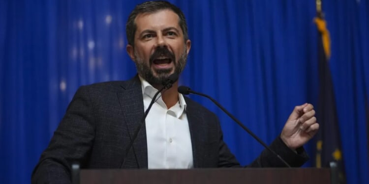 Buttigieg rails against Trump fundraising email featuring fallen troops