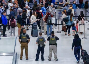 Five hundred ICE officers deploy to New York to assist TSA