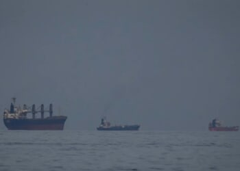 Iranian navy commander Tangsiri, responsible for closing Strait of Hormuz, targeted in airstrike: report