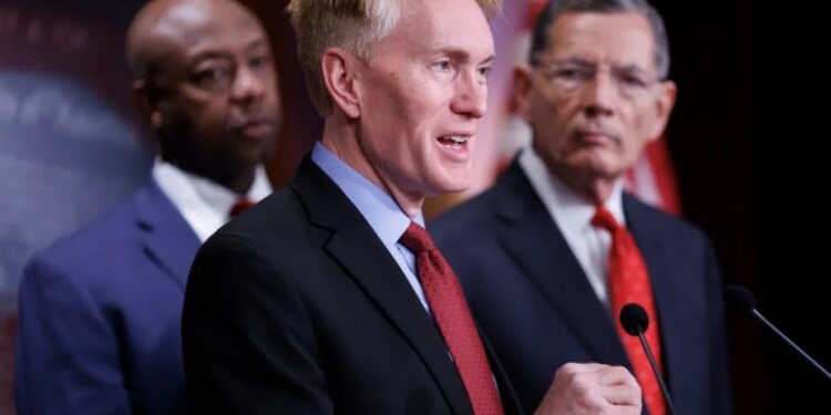 Lankford says Democrats made 'absurd' demand for no ICE polls