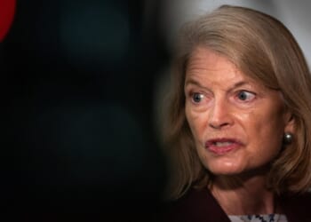 Lisa Murkowski commended Powell for speaking out in DOJ inquiry