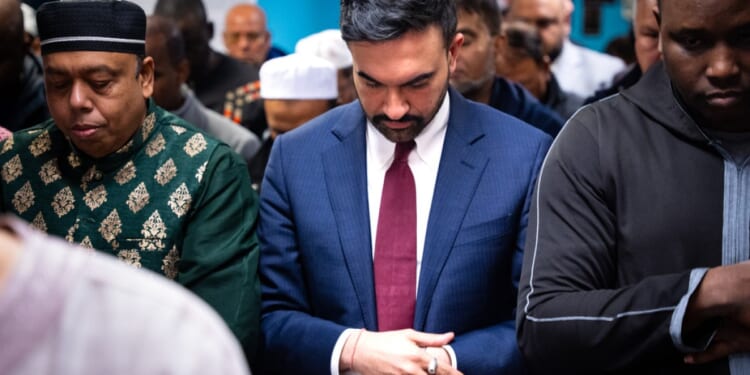 Mamdani breaks Ramadan fast with prisoners at Rikers Island