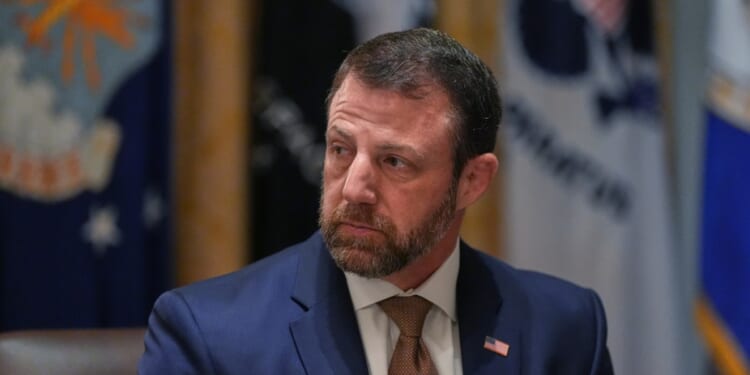 Markwayne Mullin quietly debuts at first Cabinet meeting as DHS deal stalls