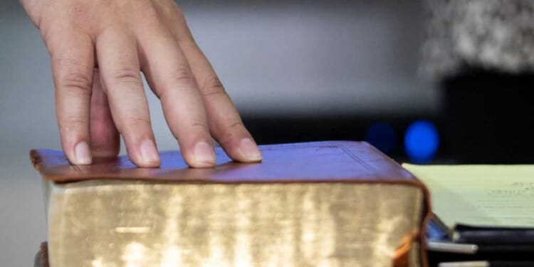 Megachurch pastor ousted following Robert Morris' child sex abuse scandal starts ministry up again