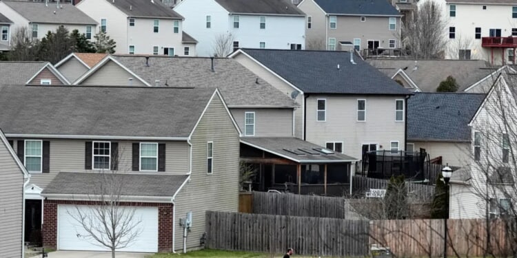 Mortgage rates rise in defiance of Trump's $200 billion push