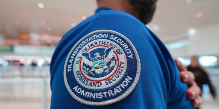 Most TSA employees receive first retroactive pay since shutdown