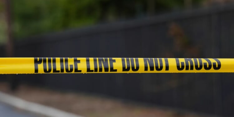 Officers take down suspect in Baltimore synagogue shooting