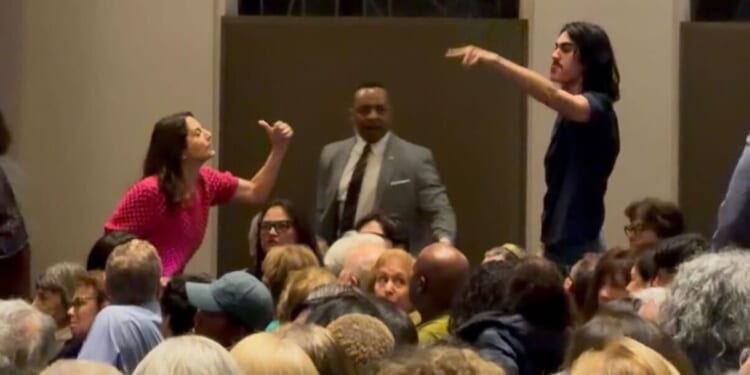 Pro-Palestine protests at Cory Booker synagogue book tour event