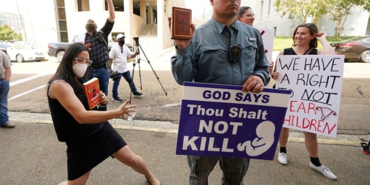 Supreme Court allows pastor to sue over protest law he violated