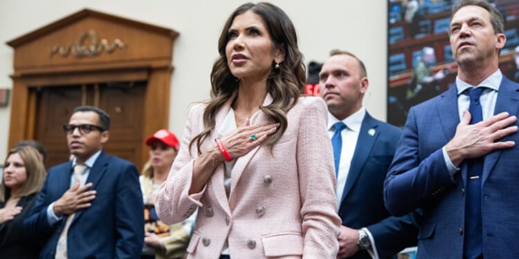 The awkward moment Noem takes stage shortly after Trump fired her