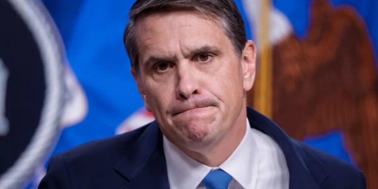 Trump camp keeps Democrats' fears of ICE at polling sites alive