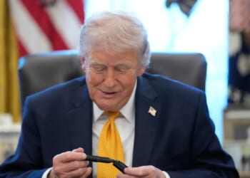 US Mint can produce gold Trump coin after recasted arts committee approval