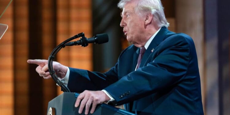 WHCA dinner gives Trump chance to hit media critics